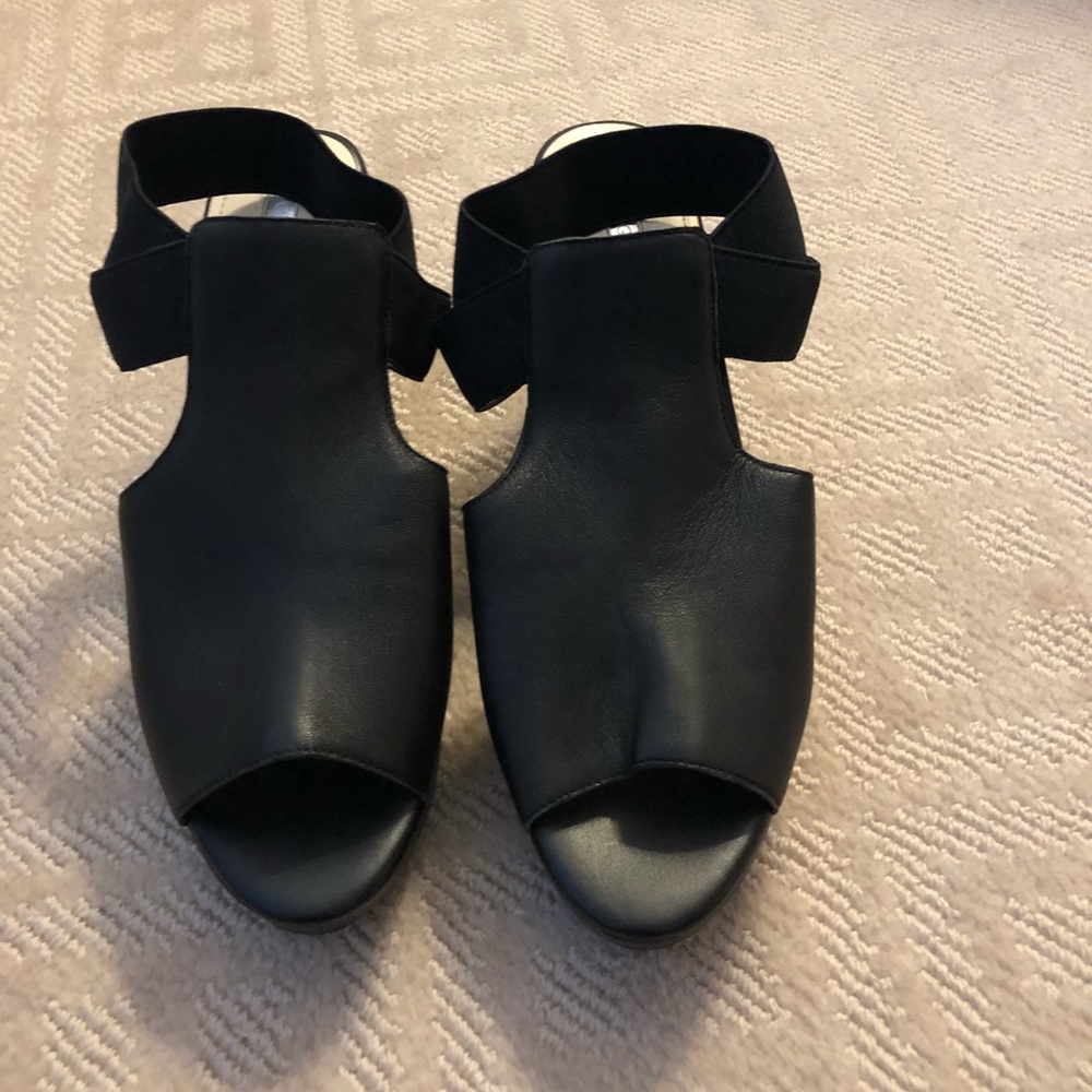Black Wedges